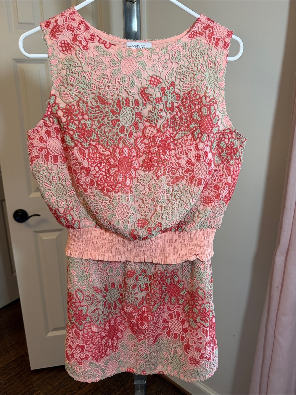 SET Coral Floral Lace Sleeveless 2 Piece Set